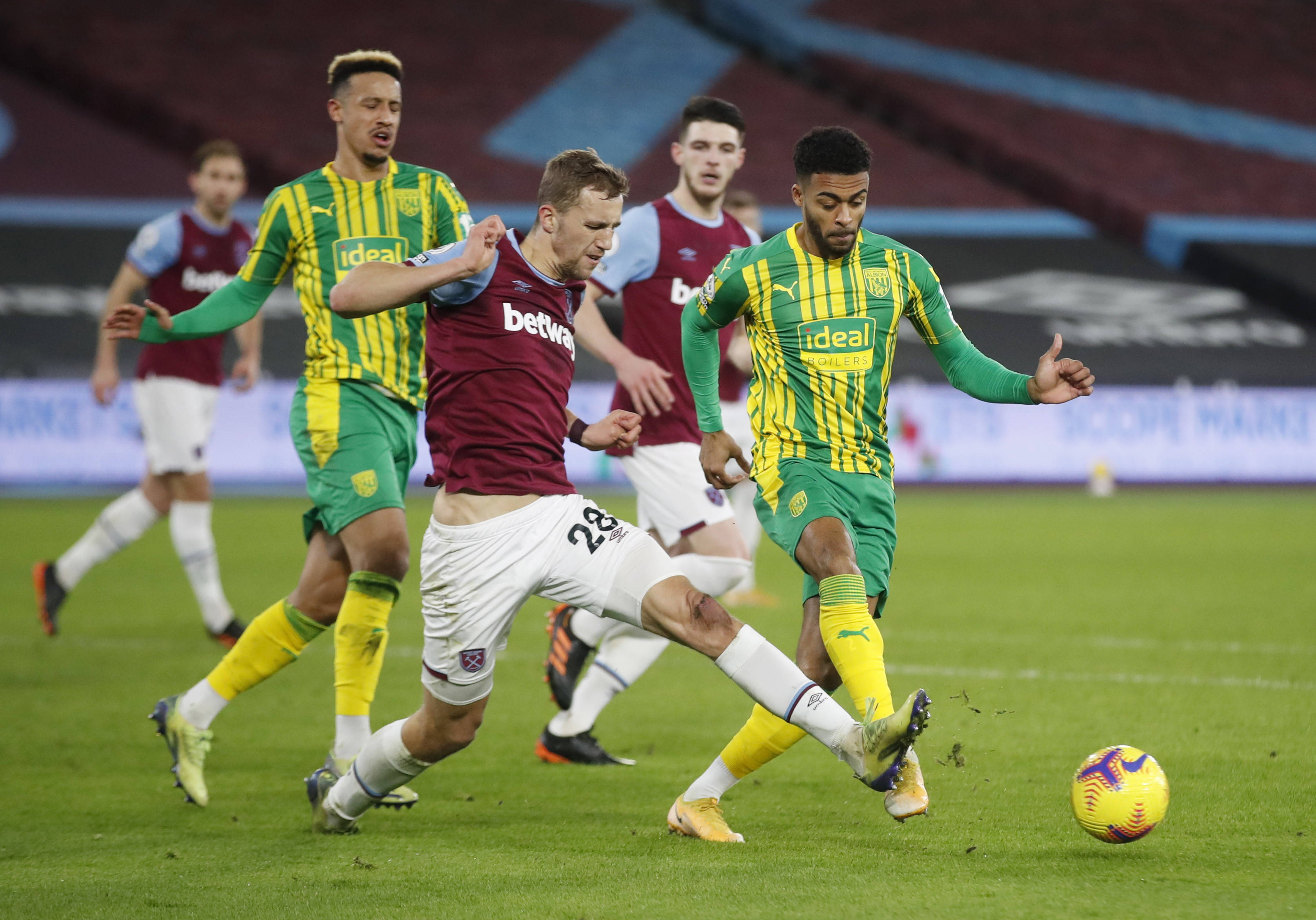 A留下了深 A留下了深